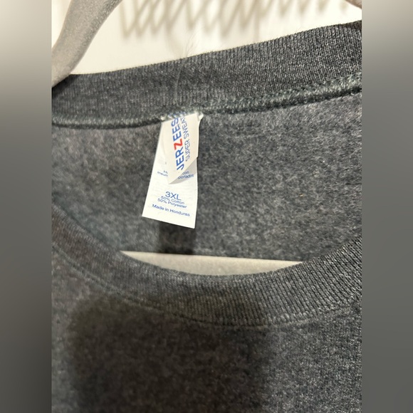 WV sweater size 3xl - Picture 3 of 3